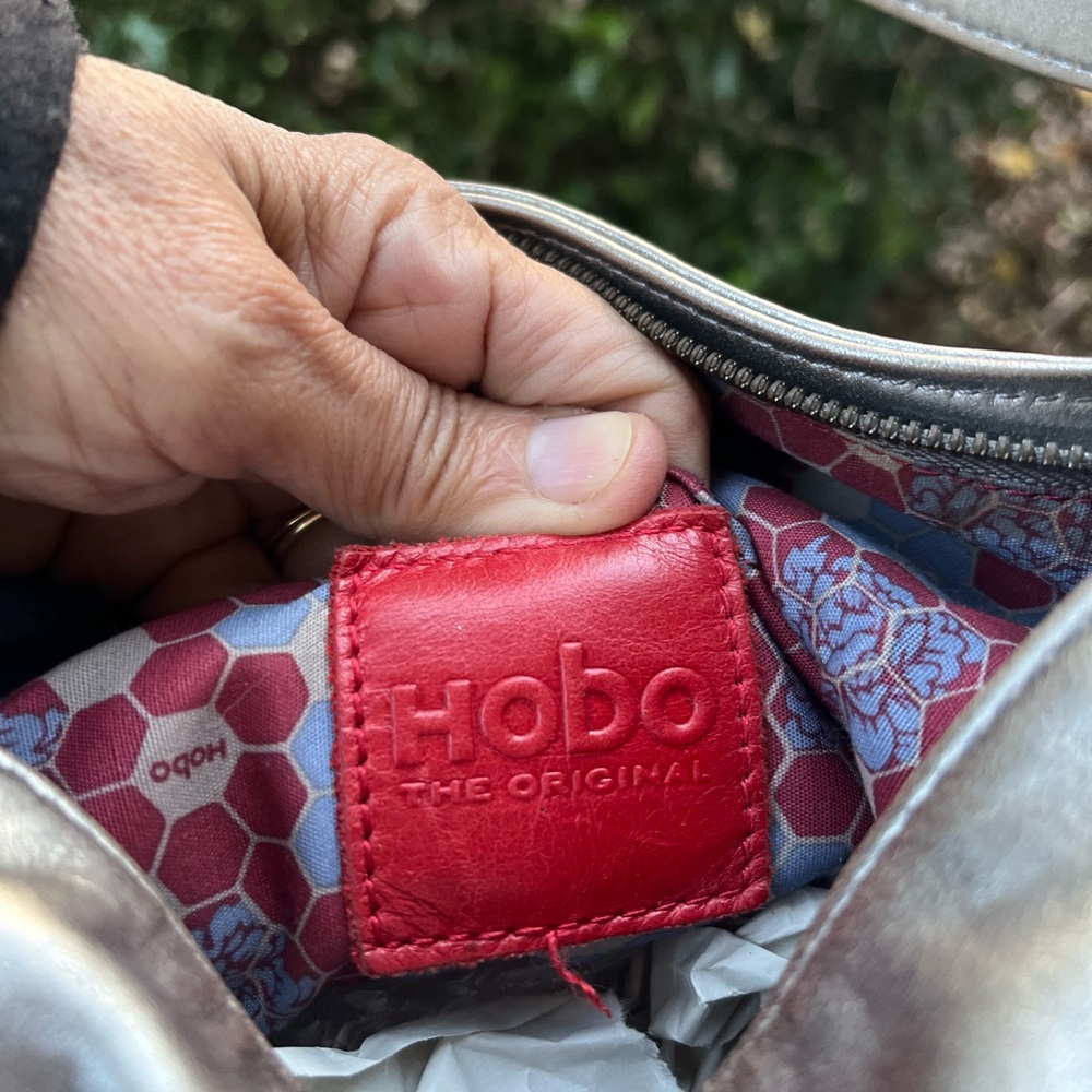 Hobo The Original Pebbled Metallic Silver Convertible Backpack And Shoulder Bag - Picture 8 of 8